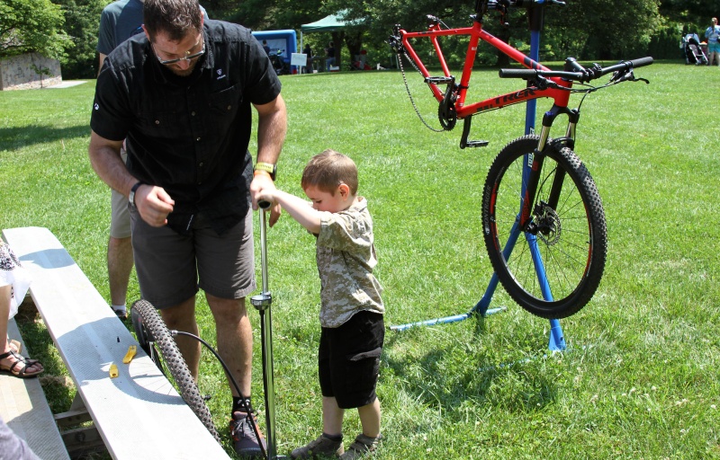 kids work on their bike skills at blue marsh lake event