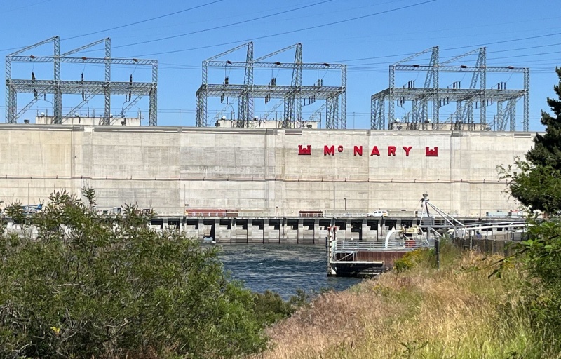 View of the McNary Dam Powerhouse and electrical grid